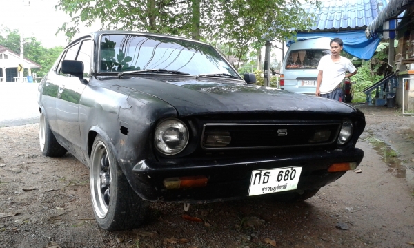 ขายรถเก๋งโบราณ2คันดิสสัน4ประตู120yและฟอร์ดเปิดประทุนสถาพสวย