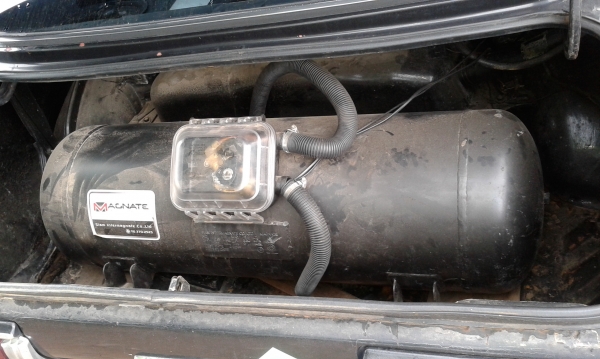 ขายรถเก๋งโบราณ2คันดิสสัน4ประตู120yและฟอร์ดเปิดประทุนสถาพสวย