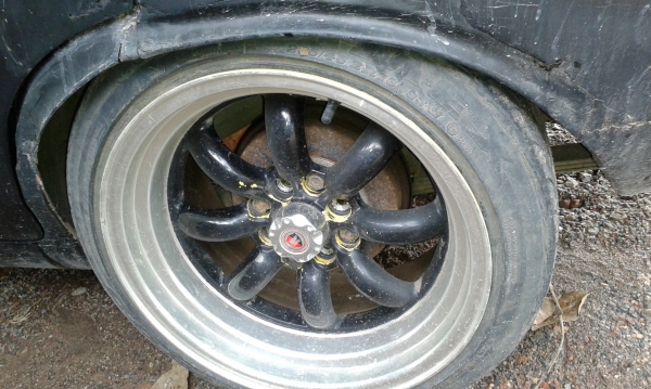 ขายรถเก๋งโบราณ2คันดิสสัน4ประตู120yและฟอร์ดเปิดประทุนสถาพสวย