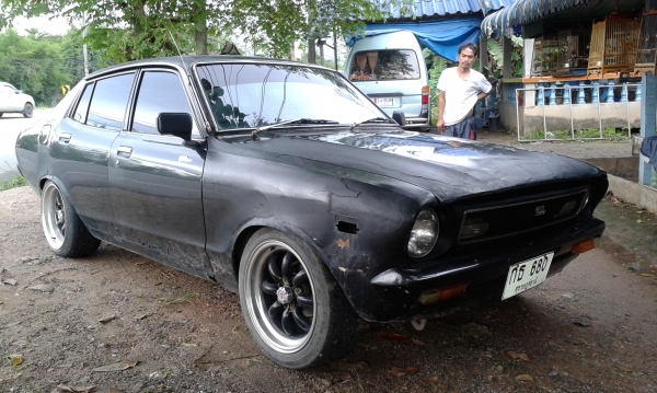 ขายรถเก๋งโบราณ2คันดิสสัน4ประตู120yและฟอร์ดเปิดประทุนสถาพสวย