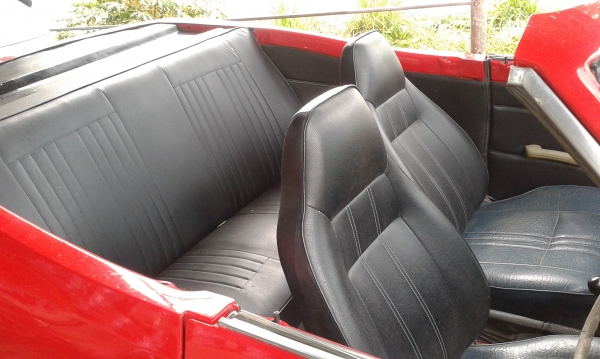 ขายรถเก๋งโบราณ2คันดิสสัน4ประตู120yและฟอร์ดเปิดประทุนสถาพสวย