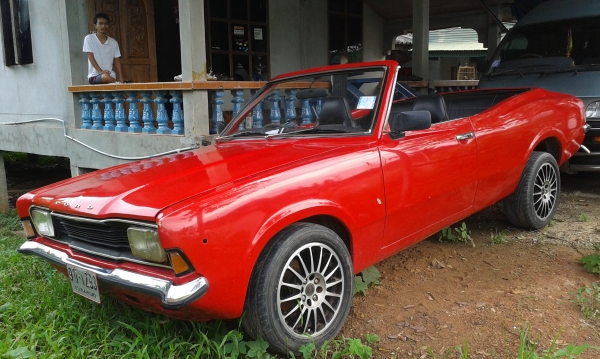 ขายรถเก๋งโบราณ2คันดิสสัน4ประตู120yและฟอร์ดเปิดประทุนสถาพสวย