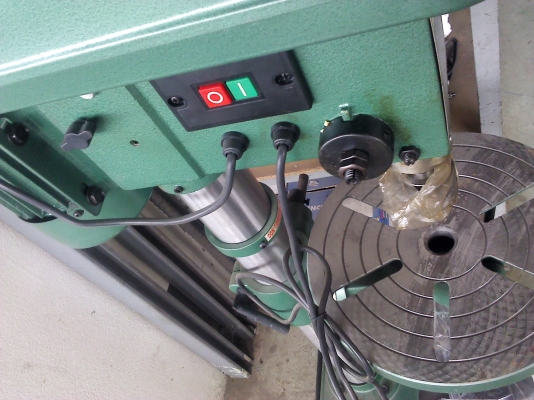 สว่านแท่นZUSHITA ตัวใหญ่สูง 100 cm.จับดอกส่วานได้ถึง 13 มม.มีปากกาจับยึดชิ้นงานแถมให้