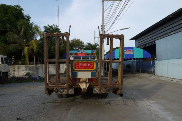 เทรเลอร์บรรทุกรถเกี่ยว HINO 10 ล้อ 2 เพลา