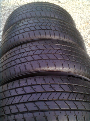 ขายแม็กพร้อมยาง 4 รู ขอบ15 สีน้ำตาลไหม้ 185/60R15 บริสโตร์ ยางปี10 สวยๆ 1 ชุด พร้อมน๊อต 16 ตัวตอนมารับของ