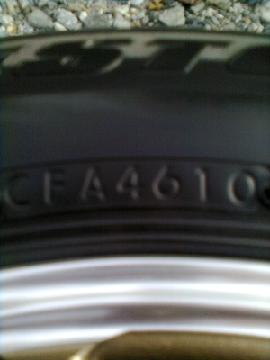 ขายแม็กพร้อมยาง 4 รู ขอบ15 สีน้ำตาลไหม้ 185/60R15 บริสโตร์ ยางปี10 สวยๆ 1 ชุด พร้อมน๊อต 16 ตัวตอนมารับของ