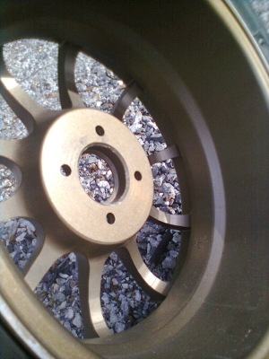 ขายแม็กพร้อมยาง 4 รู ขอบ15 สีน้ำตาลไหม้ 185/60R15 บริสโตร์ ยางปี10 สวยๆ 1 ชุด พร้อมน๊อต 16 ตัวตอนมารับของ