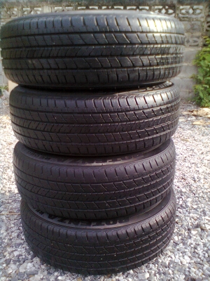 ขายแม็กพร้อมยาง 4 รู ขอบ15 สีน้ำตาลไหม้ 185/60R15 บริสโตร์ ยางปี10 สวยๆ 1 ชุด พร้อมน๊อต 16 ตัวตอนมารับของ