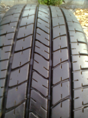 ขายแม็กพร้อมยาง 4 รู ขอบ15 สีน้ำตาลไหม้ 185/60R15 บริสโตร์ ยางปี10 สวยๆ 1 ชุด พร้อมน๊อต 16 ตัวตอนมารับของ