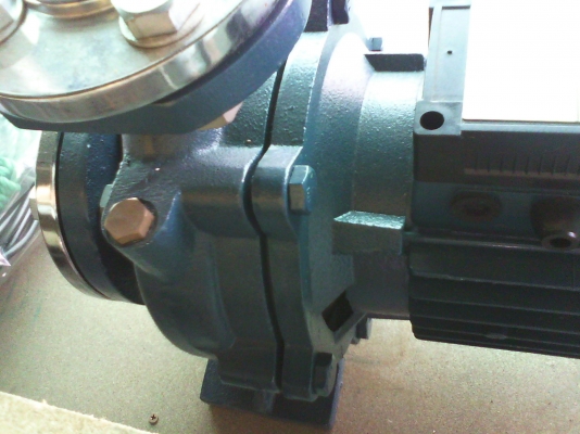 ปั๊มน้ำ2 แรงม้า 3เฟส แรงเหวี่ยงหนี้ศูนย์ไฟฟ้าแบบใบพัดเดี่ยวขนาดใหญ่ ซึ่งประกอบโดยตรงเข้ากับมอเตอร์ไฟฟ้า