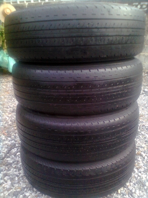 ขายแม็กออนิวเชฟพร้อมยาง 6รู ขอบ16 215/65R16 ยางบริสโตร์ ปี09  1 ชุด