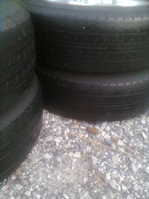 ขายแม็กออนิวเชฟพร้อมยาง 6รู ขอบ16 215/65R16 ยางบริสโตร์ ปี09  1 ชุด