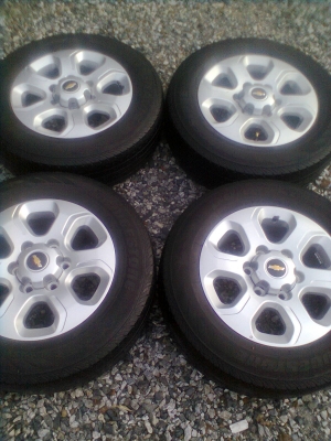 ขายแม็กออนิวเชฟพร้อมยาง 6รู ขอบ16 215/65R16 ยางบริสโตร์ ปี09  1 ชุด