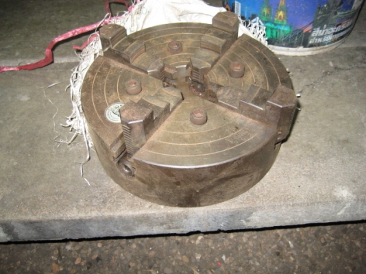 ขายหัวจับเครื่องกลึง 4จับ 10 นิ้วญี่ปุ่น 4,500 สภาพแน่น