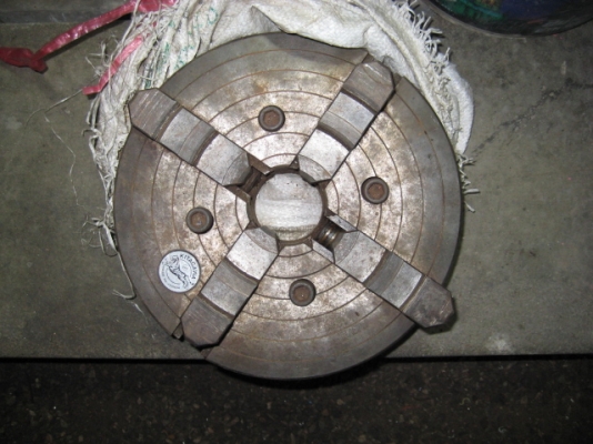 ขายหัวจับเครื่องกลึง 4จับ 10 นิ้วญี่ปุ่น 4,500 สภาพแน่น