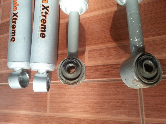 ขายโช๊คอัพ Amada ใส่  Fortuner 4 ต้น