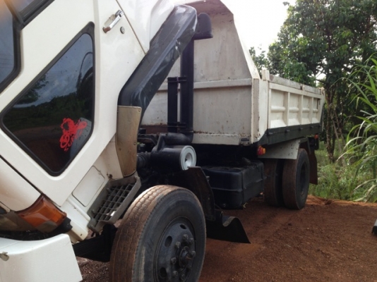 ขาย มิตซู 6 ล้อดั๊มใหญ่ 195 แรงม้า / ยาง 900-20 / กระบะดั๊มยาว 3.7 เมตร