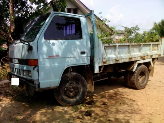 ขายด่วนดั้มพ์ Isuzu 6 ล้อ 3คิว เครื่อง 85 แรงหัว NKR ถูกสุดๆๆ