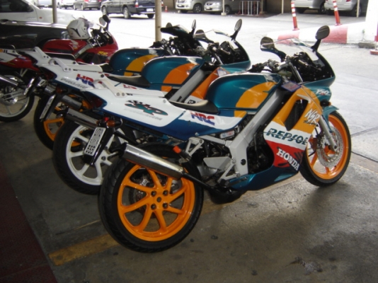 ขาย ด่วน NSR 150SP ทำสีใหม่ทั้งคัน กทม สีลม ซอย 10 0808051985 ราคาต่อรองได้ ครับ