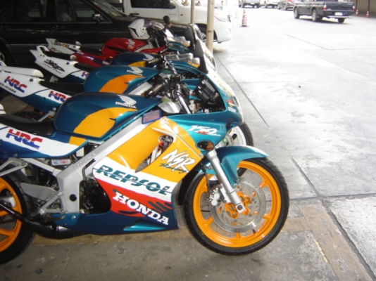 ขาย ด่วน NSR 150SP ทำสีใหม่ทั้งคัน กทม สีลม ซอย 10 0808051985 ราคาต่อรองได้ ครับ