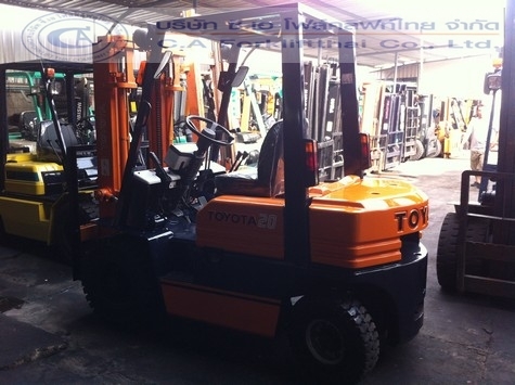 ขายรถ โฟล์คลิฟท์ TOYOTA รุ่น 5-FG20