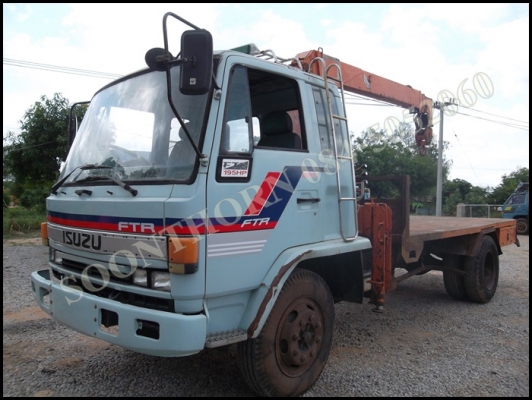 ขายด่วน รถบรรทุก 6 ล้อ ISUZU ROCKY 145 แรง พร้อมเครน 3 ตัน 3 ปลอก รถพร้อมใช้งาน ราคาสุดคุ้ม