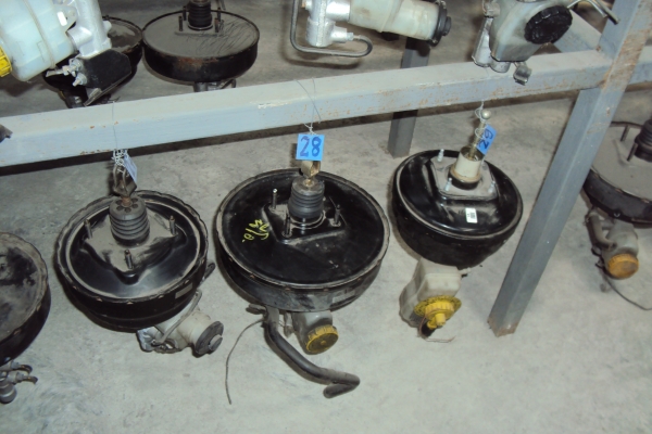 ขายหม้อลมเบรกรถยนต์  มีให้เลือกเกือบทุกรุ่น ราคาถูก