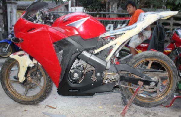 ขาย อกแต่ง cbr150i  cbr 250i  ราคา 1400