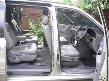 ขายรถ KIA CARNIVAL 2.4 GS สีเทา เกียร์ออโต้ ปี 2003 รถพร้อมใช้