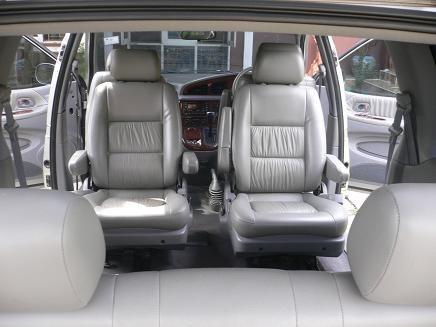 ขายรถ KIA CARNIVAL 2.4 GS สีเทา เกียร์ออโต้ ปี 2003 รถพร้อมใช้