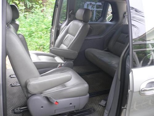 ขายรถ KIA CARNIVAL 2.4 GS สีเทา เกียร์ออโต้ ปี 2003 รถพร้อมใช้