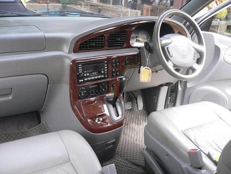 ขายรถครอบครัว KIA CARNIVAL 2.4 GS สีเทา เกียร์ออโต้ รถพร้อมใช้ เครื่องดี ไม่เคยติดแก็ส