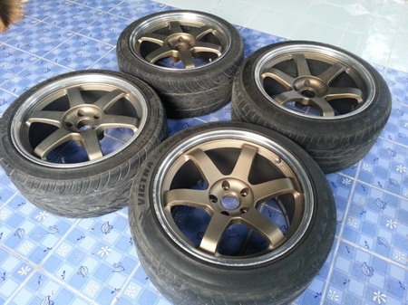 ขายTE37 18x5-114 หน้า 9.5+30 หลัง10.5+22 หน้าตรงหลังยกๆคับ สีเดิมนะคัล้อแท้ บ พร้อมยาง 255/45 265/35 ล้อเดิมไม่เคยซ้อม