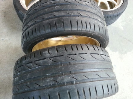 ขาบ CE28 18x5-114 หน้า 8+35 หลัง 9 +40ฝาครบ หร้อมยาง บริทโตน s001 235/40 265/35 ปี2010 สวยๆ ล้อสีเดิมไม่เคยใช้งานในไทย ราคา 55000