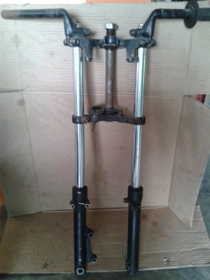 ขายโช๊คหน้า Honda Tena