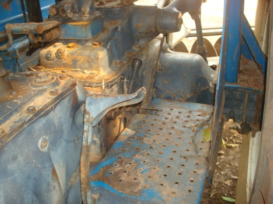 ขายรถไถ FORD 6610 2 เพลา ขายรถไถ FORD 6610 2 เพลา