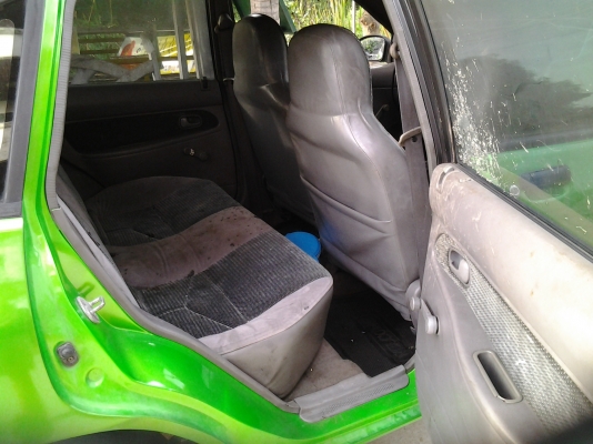 ขายรถฟอร์ด 4 ประตูเล็ก ปี95 เครื่อง 1300 CC ทะเบียนไม่ขาด เอกสารพร้อมโอน ขาย 30,000 บาท