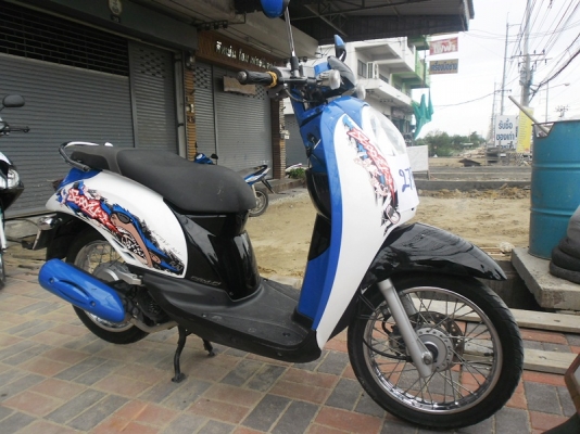 scoopy.iปี54รถสวยเครื่องเดิมๆสีสวยเล่มพร้อม/โอนลอย