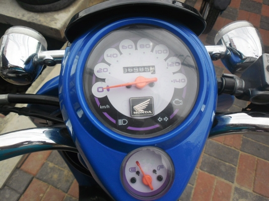 scoopy.iปี54รถสวยเครื่องเดิมๆสีสวยเล่มพร้อม/โอนลอย