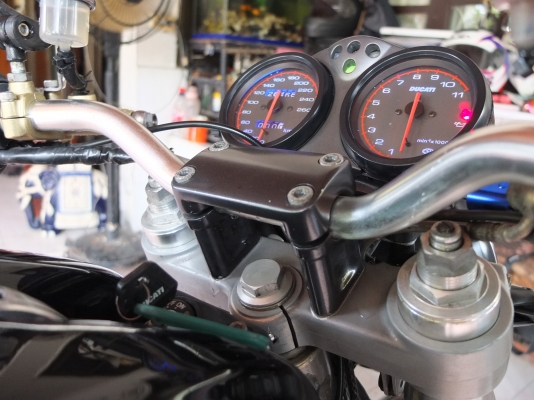 ขาย ducati m900sie หัวฉีด ปี2001 มีอินวอย์และเสียสรรพสามิต