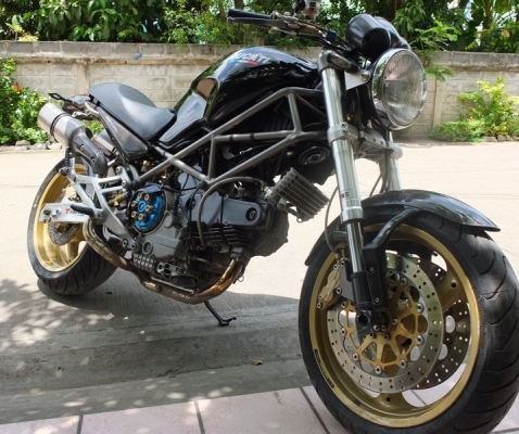 ขาย ducati m900sie หัวฉีด ปี2001 มีอินวอย์และเสียสรรพสามิต