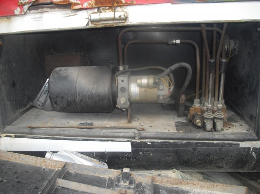 ตู้คอนเทนเนอร์ 6 ล้อ