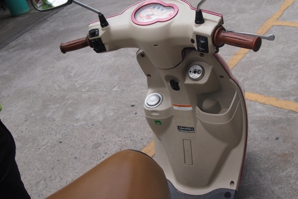 yamaha fiore สีชมพู 19000 บาท ปี2011 yamaha fiore สีชมพู 19000 บาท ปี2011