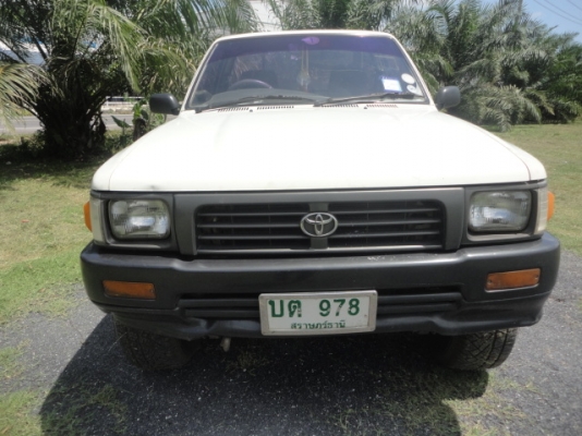 TOYOTA LN106 คานแข็งแท้ 4X4 ตัวนิยม เครื่อง 3L ปี 40 นำเข้าแท้แท้