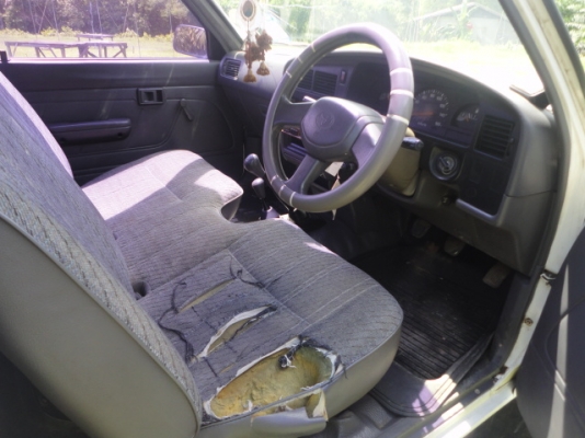 TOYOTA LN106 คานแข็งแท้ 4X4 ตัวนิยม เครื่อง 3L ปี 40 นำเข้าแท้แท้