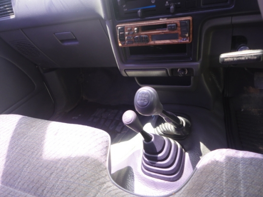 TOYOTA LN106 คานแข็งแท้ 4X4 ตัวนิยม เครื่อง 3L ปี 40 นำเข้าแท้แท้