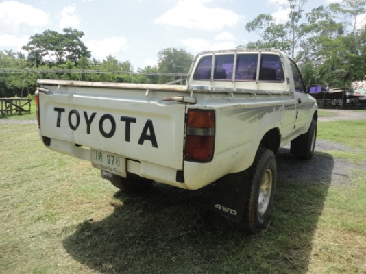 TOYOTA LN106 คานแข็งแท้ 4X4 ตัวนิยม เครื่อง 3L ปี 40 นำเข้าแท้แท้