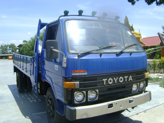 ขายรถ 6 ล้อ TOYOTA  DYNA BU82 ด่วน!