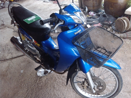 ขายเวฟ125สตาดมือระบบไฟใช้ได้ทุกอย่างเครื่องเดิมมือเดียวปายแดงสภาพพร้อมใช้ทุกอยา่ง