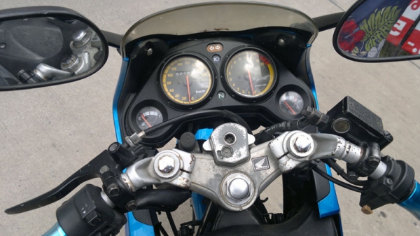 CBR 150 กุญแจใหญ่ไมล์เหลือง (ตุ๋ย) ดอนเมือง